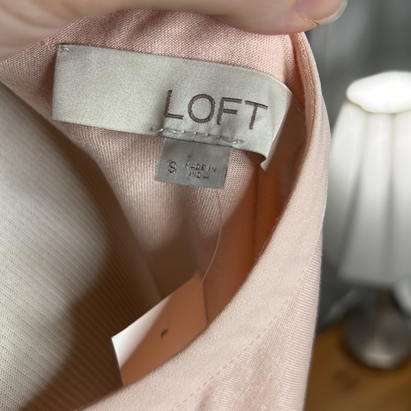 NWT LOFT Tulip or Flutter short sleeve tee in peach fuzz - size small pinkish - Picture 10 of 12